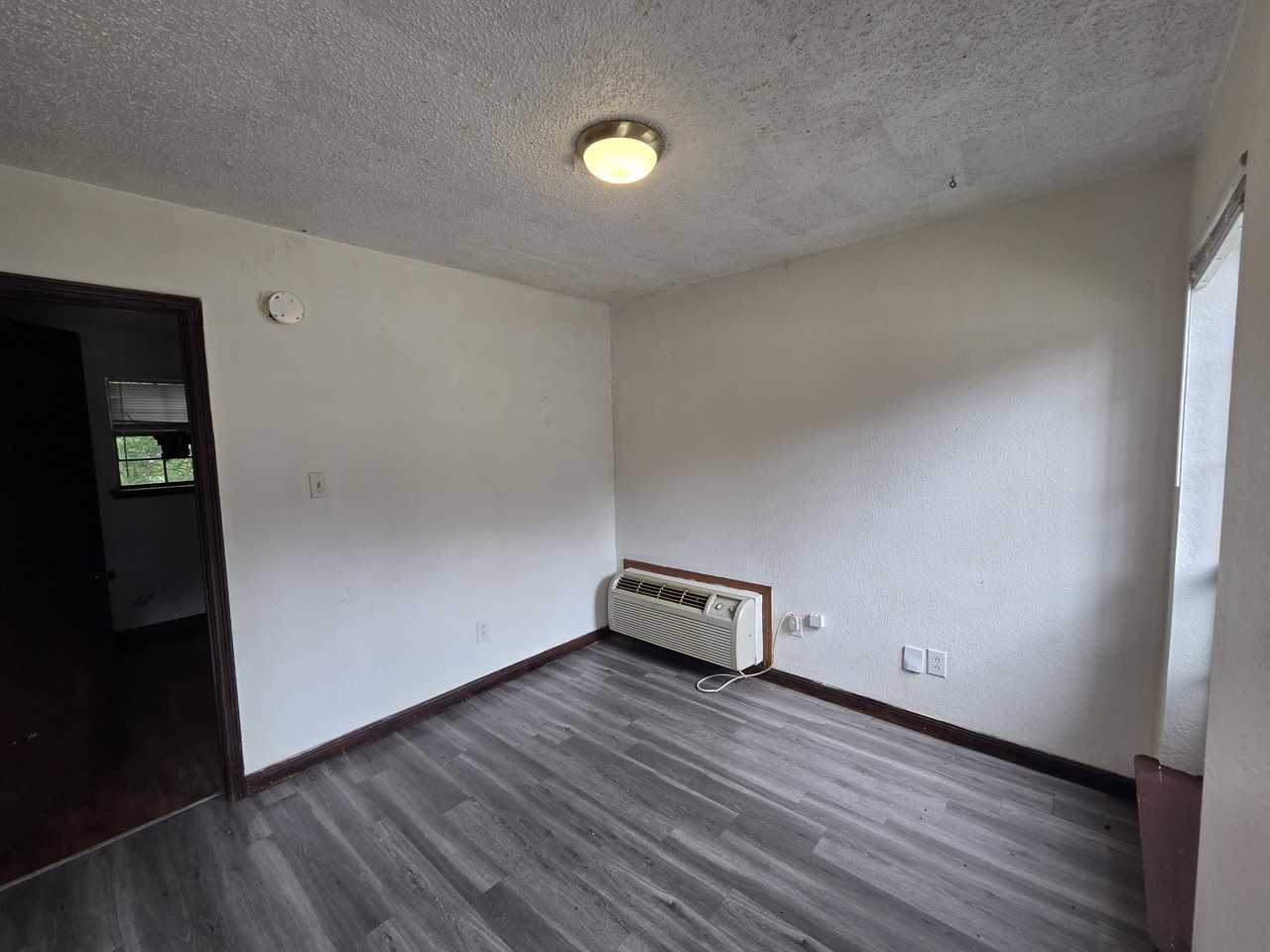 205 Rue Royale #B - Photo 2 of 6