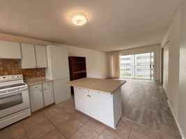 featured image of 1099 Green St #309