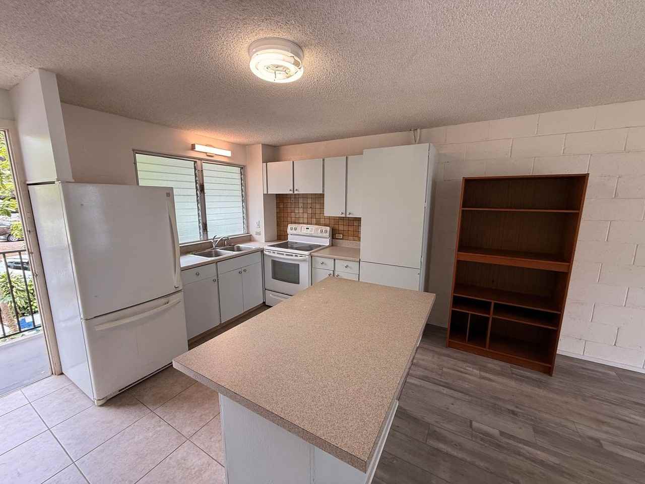 1099 Green St #309 - Photo 2 of 19