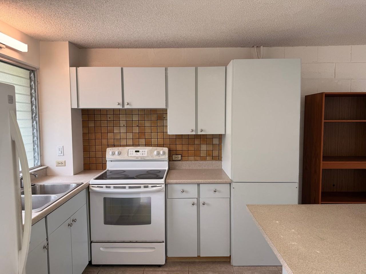 1099 Green St #309 - Photo 3 of 19