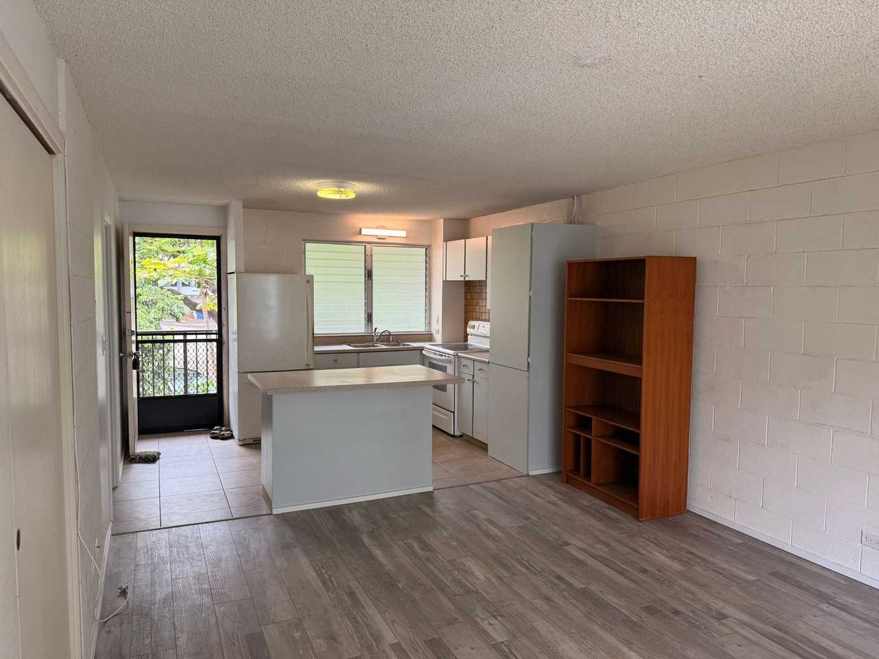1099 Green St #309 - Photo 6 of 19