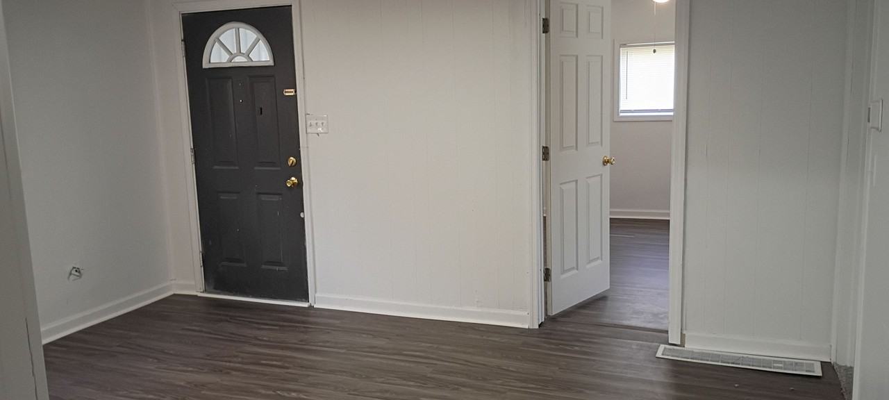 308 Wilson St - Photo 3 of 20