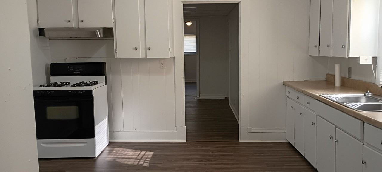308 Wilson St - Photo 6 of 20