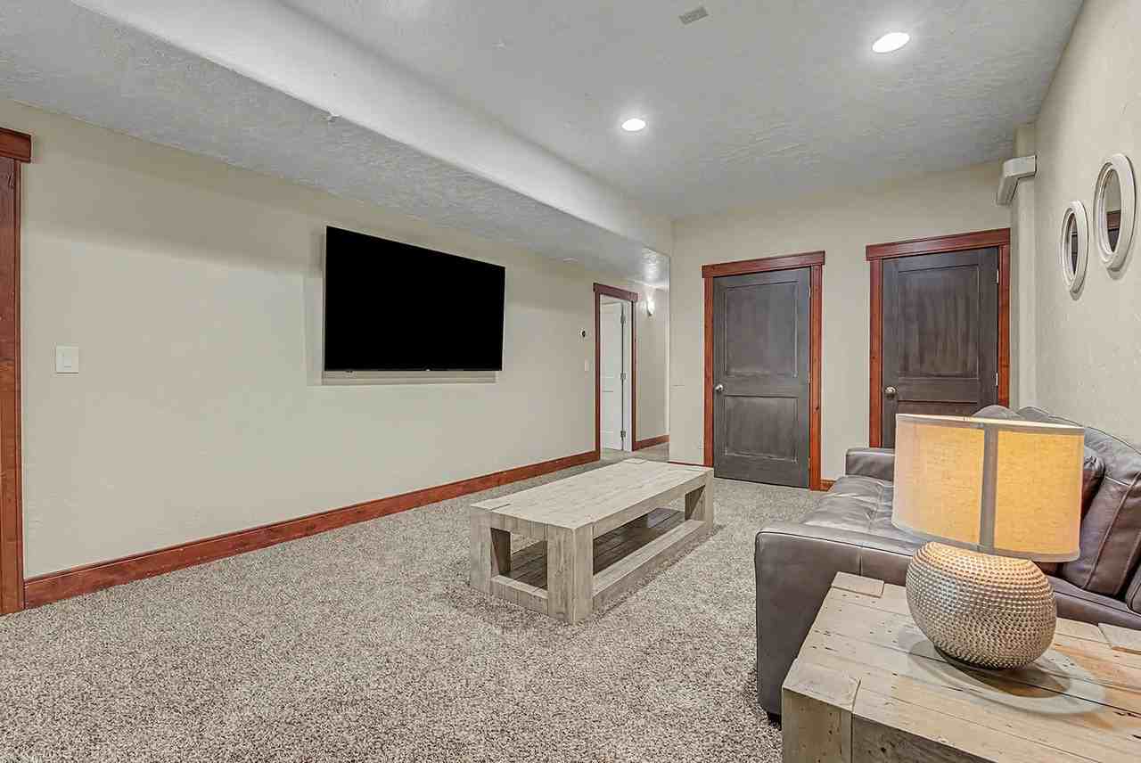 712 Broken Rein Road - Photo 4 of 50