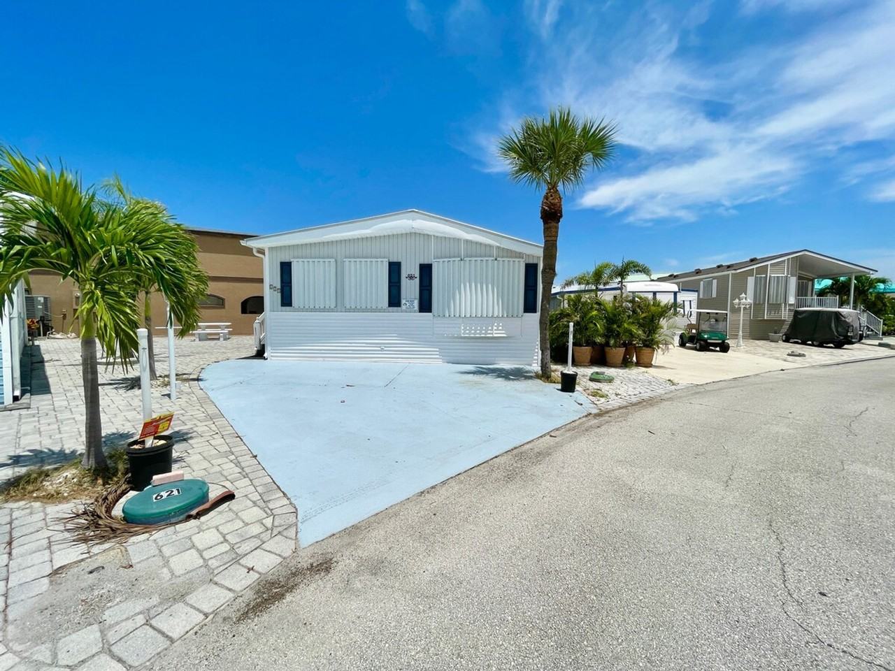 437 Nettles Blvd #1537490P - Photo 7 of 24