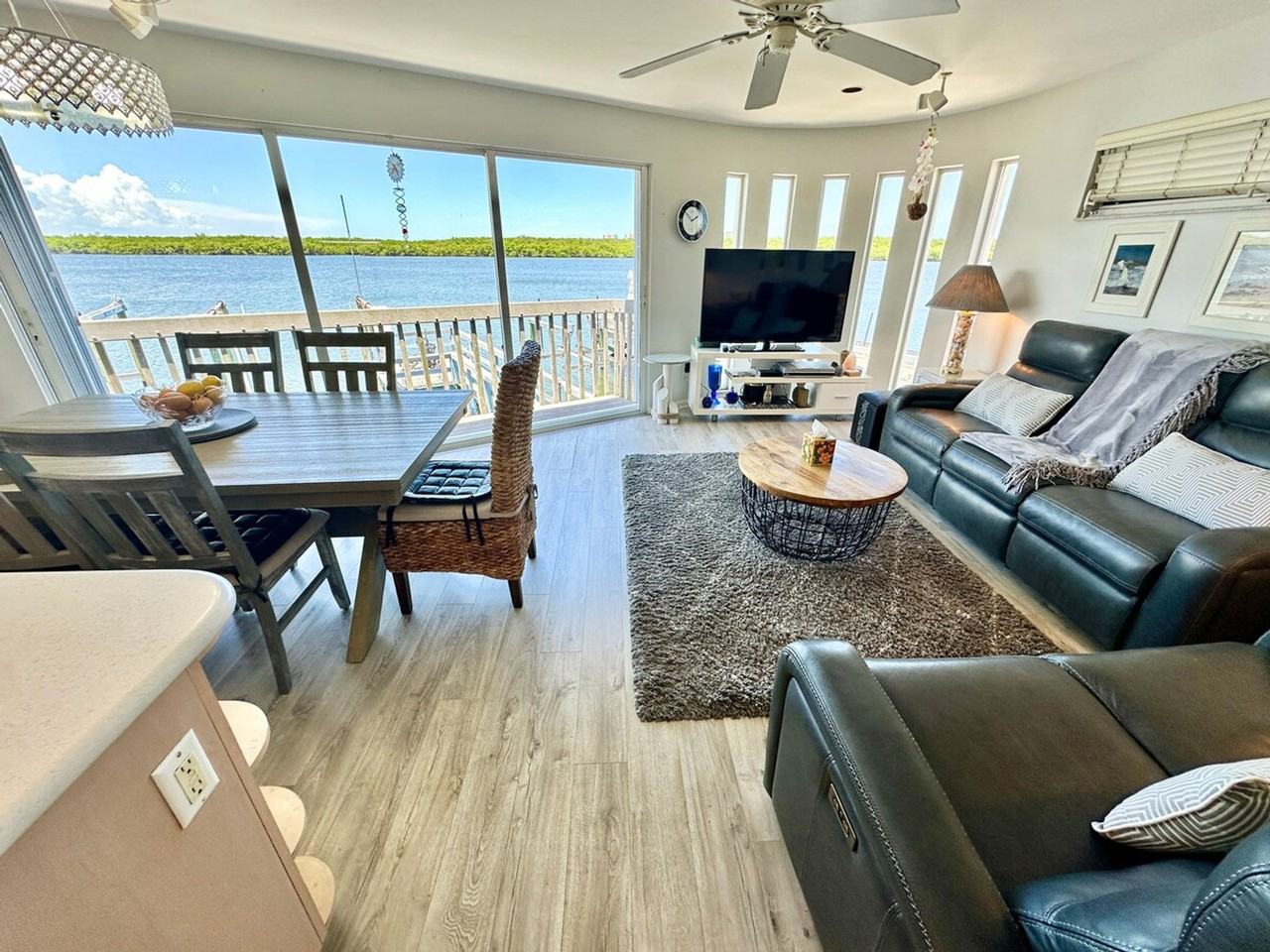 553 Nettles Blvd #1537493P - Photo 3 of 24