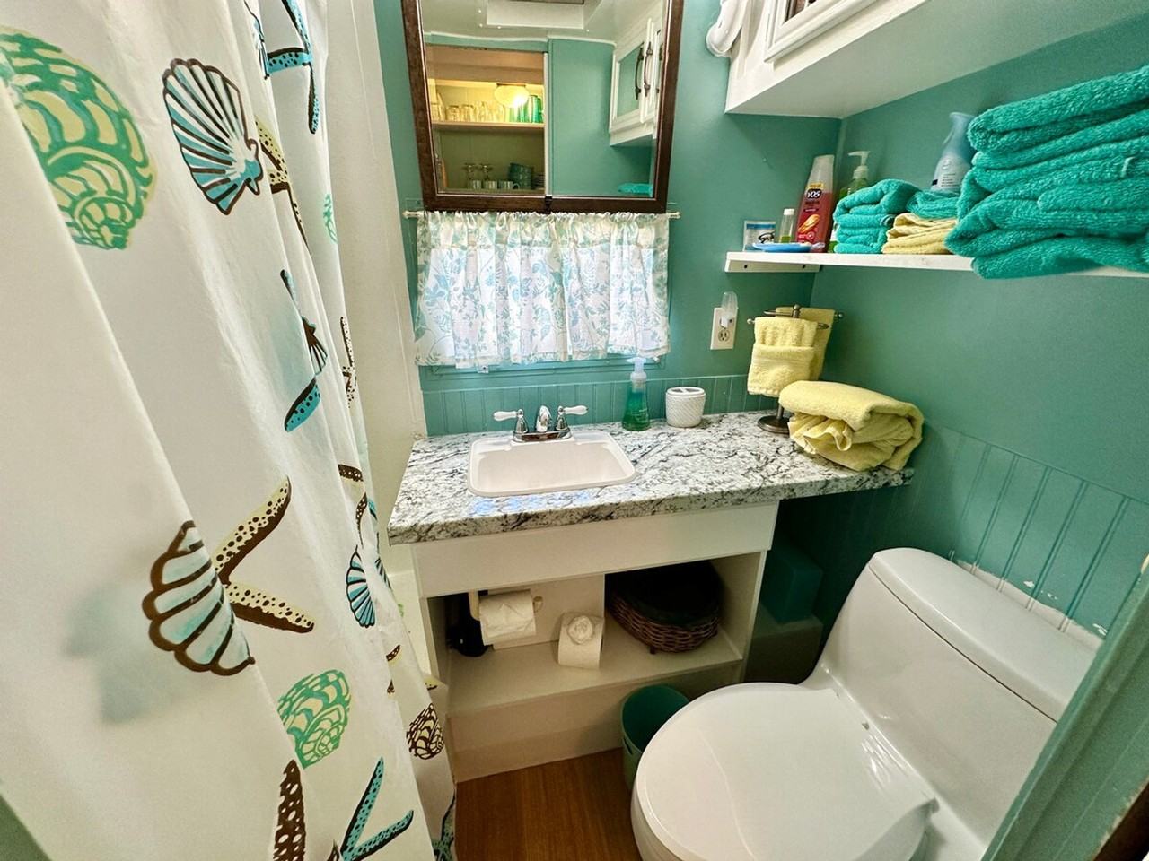295 Nettles Blvd #1537481P - Photo 5 of 11