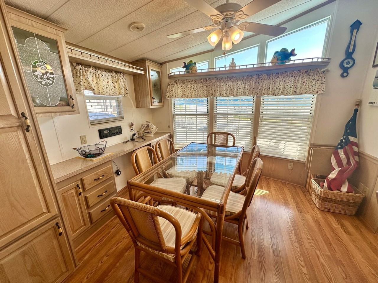 599 Nettles Blvd #1537504P - Photo 6 of 16