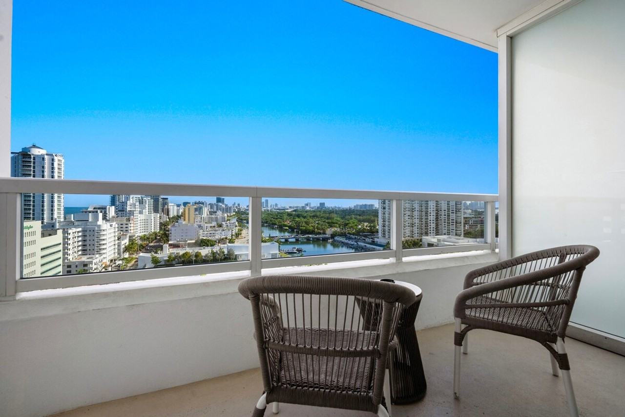4360 Collins Ave #1540467P - Photo 2 of 16