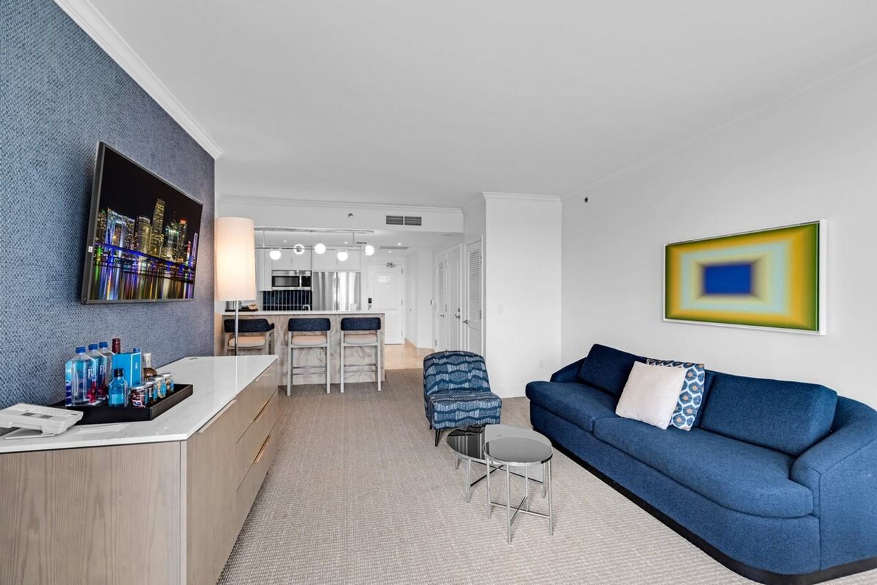 4343 Collins Ave #1540538P - Photo 4 of 28