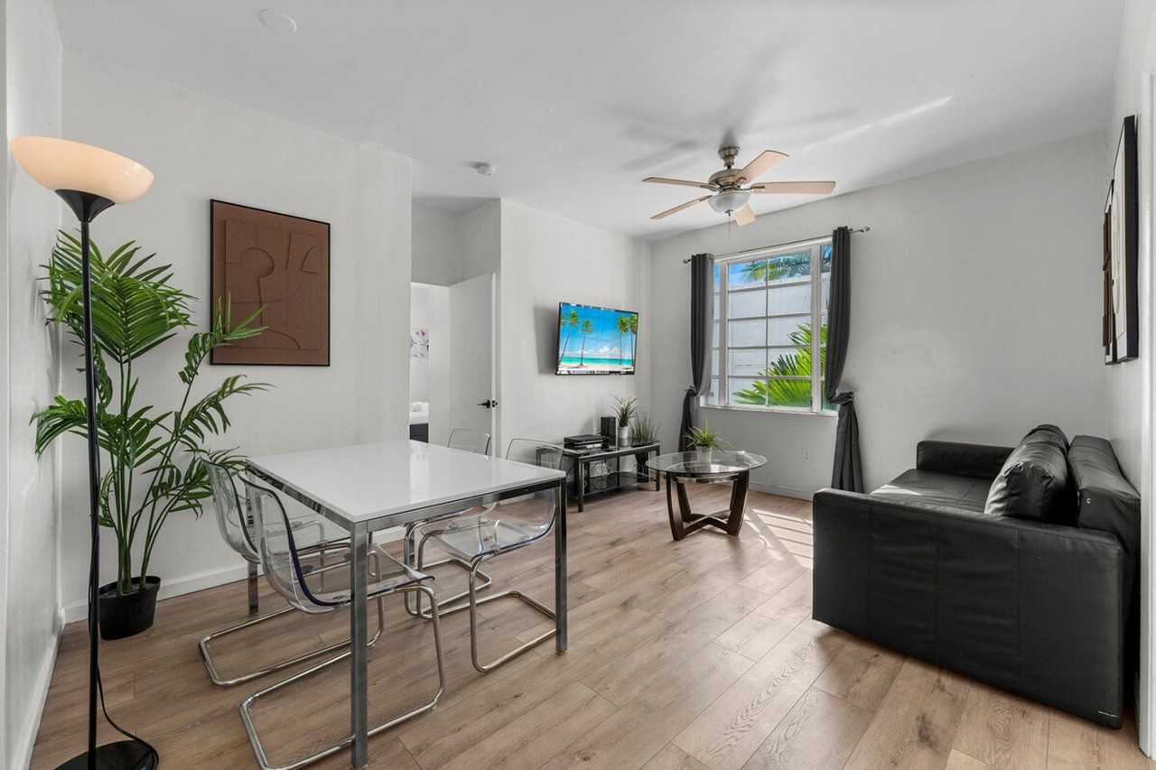 821 Ocean Ct #1540438P - Photo 4 of 17