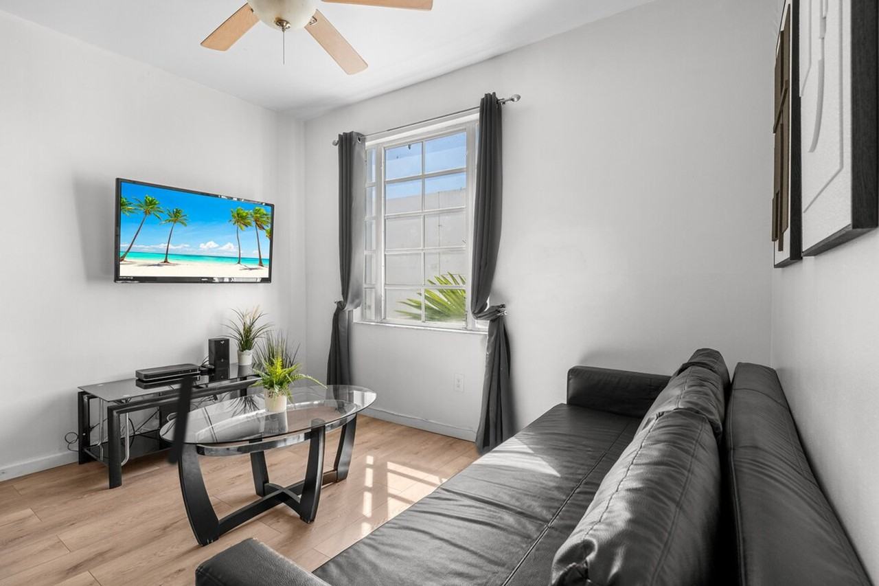 821 Ocean Ct #1540438P - Photo 6 of 17