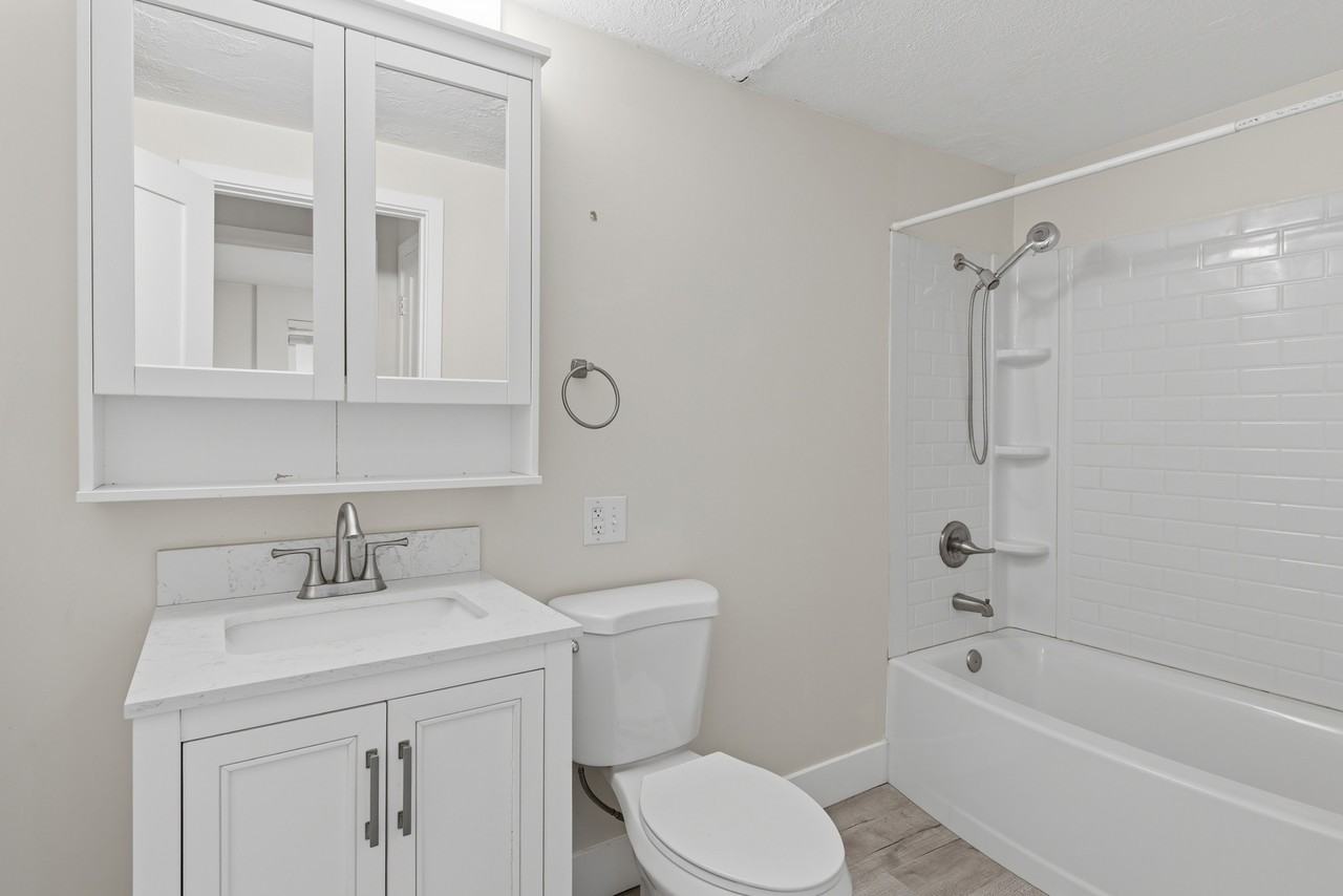 831 W Lennox St - Photo 6 of 26