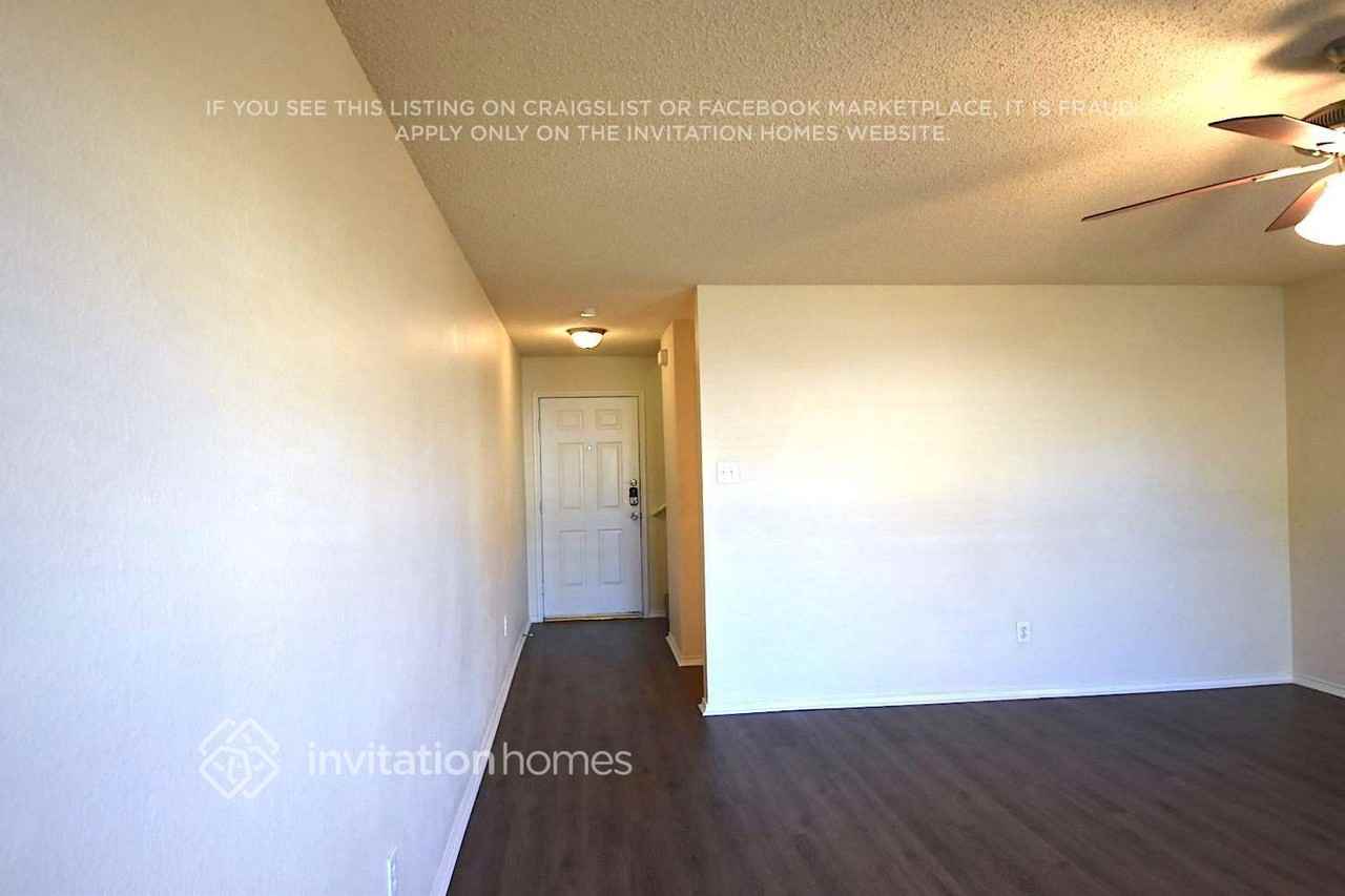 4920 Waterford Dr - Photo 2 of 13