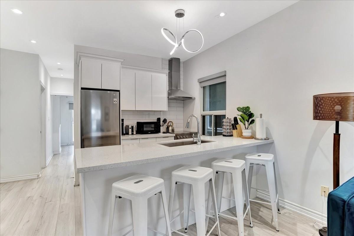 138 Booth Avenue - Photo 4 of 20