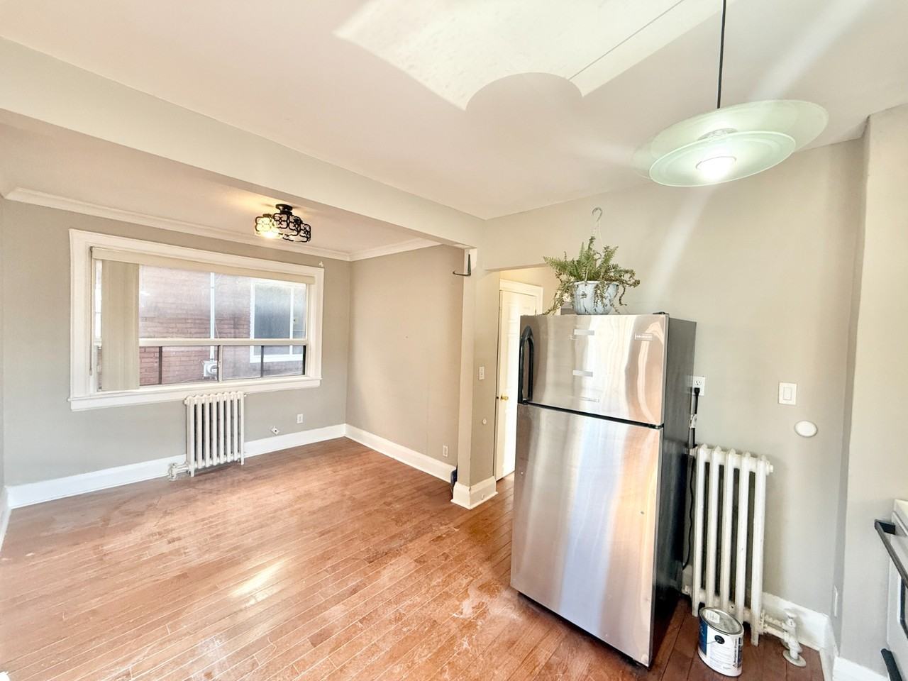 465 Glenholme Avenue #1 - Photo 3 of 9