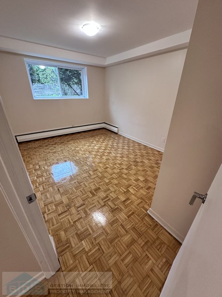 910 Place Sims - Photo 9