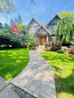 featured image of 6000 Elm Street