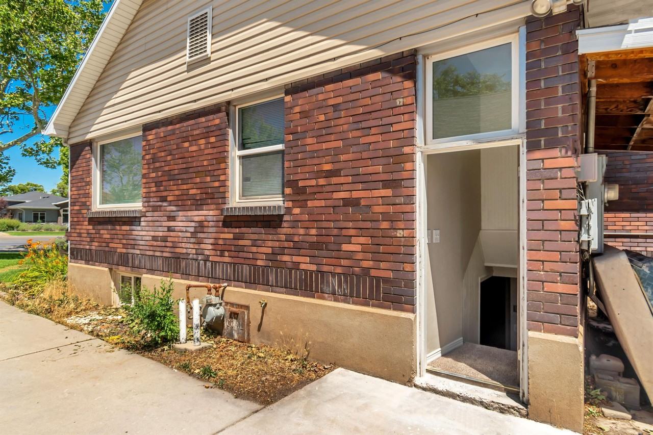 636 N Main St #B - Photo 7 of 18