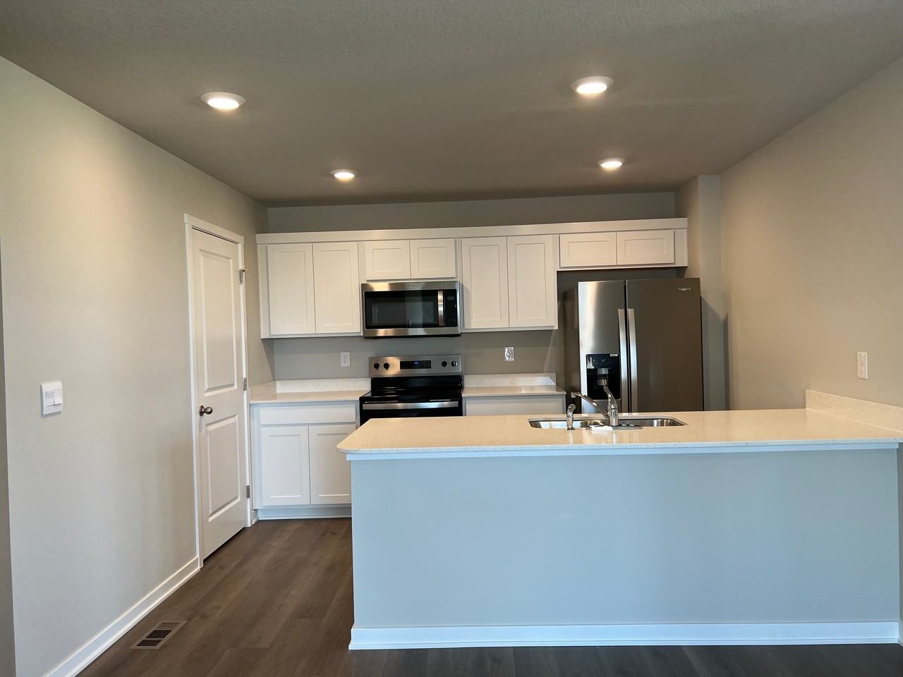 1283 Nw Williamsburg Ln #1 - Photo 5 of 24