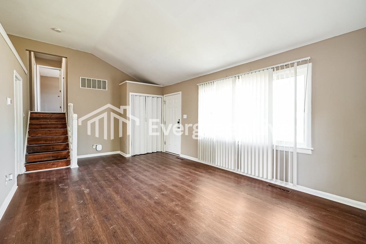 4469 E Livingston Ave - Photo 4 of 15