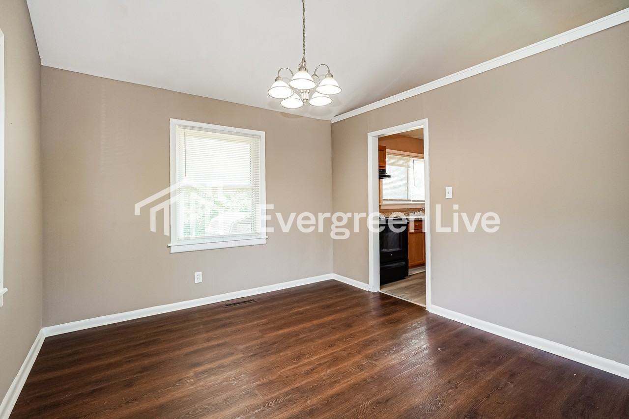 4469 E Livingston Ave - Photo 5 of 15