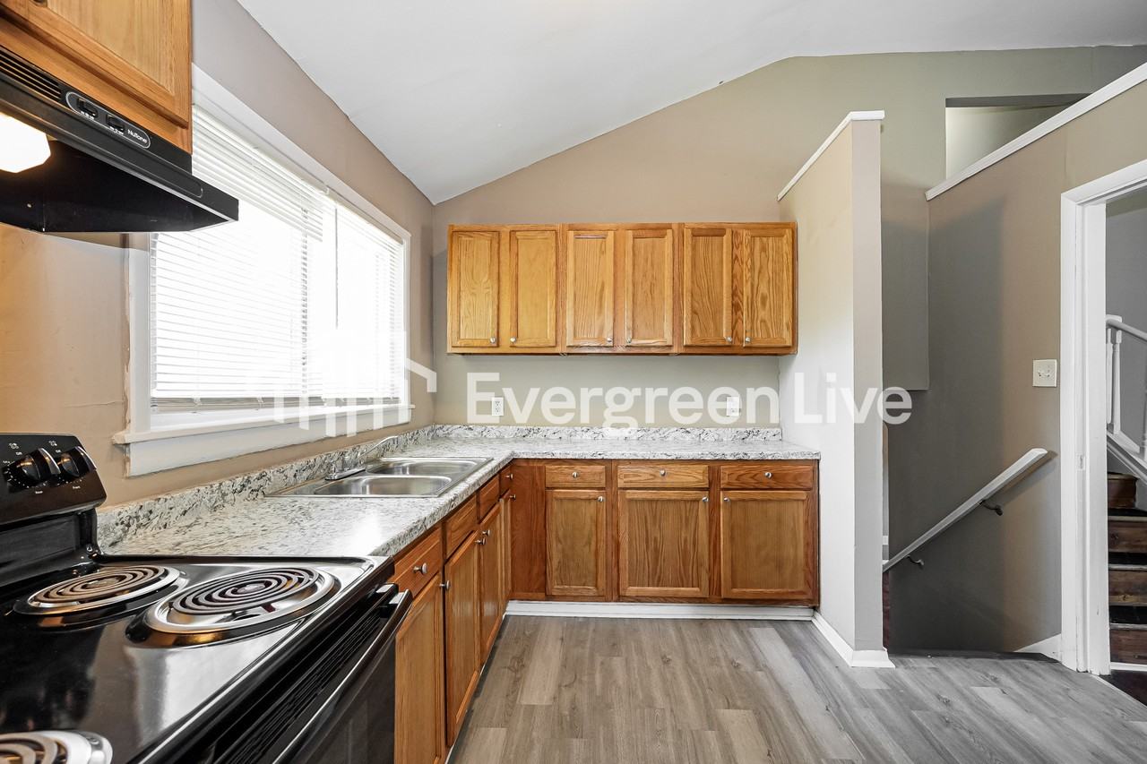 4469 E Livingston Ave - Photo 7 of 15