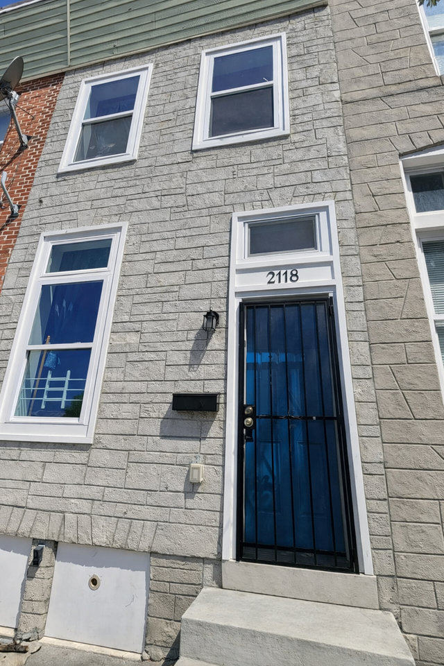 2118 E Hoffman St - Photo 6 of 14