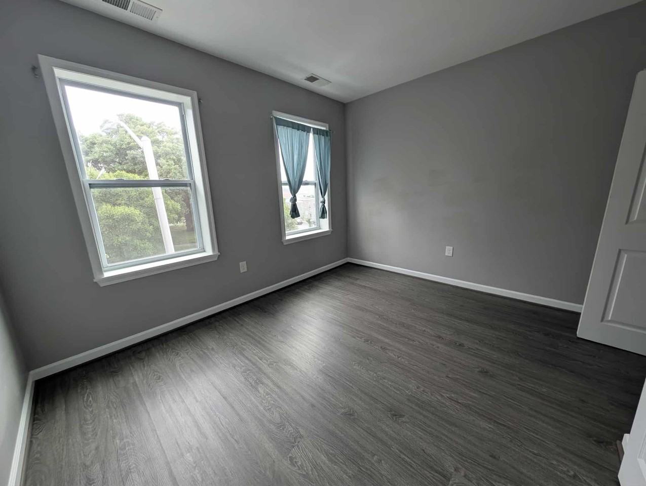 2118 E Hoffman St - Photo 3 of 36