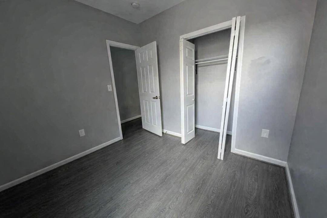 2118 E Hoffman St - Photo 6 of 36
