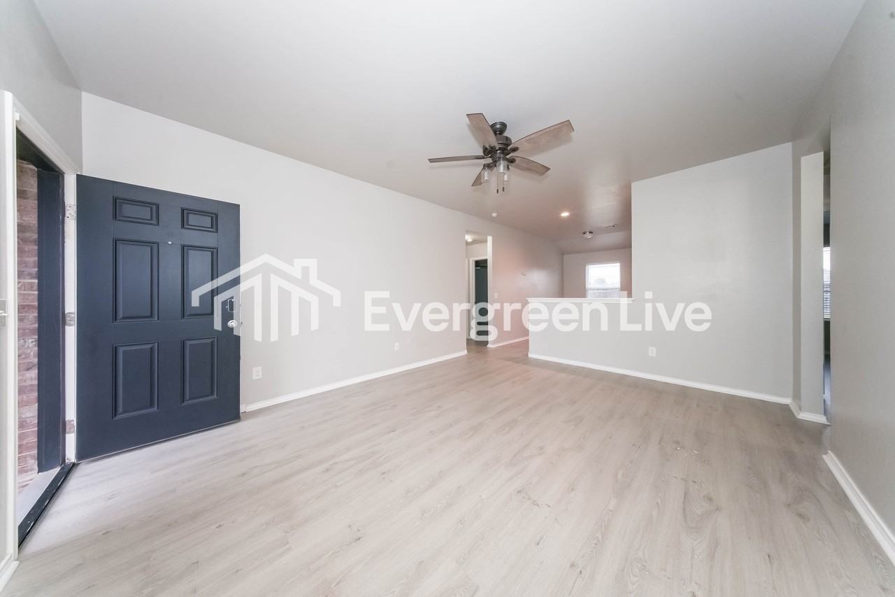 9601 Evie Dr - Photo 2 of 16