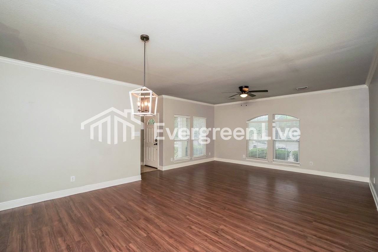 4331 Griffin Park Dr - Photo 3 of 15