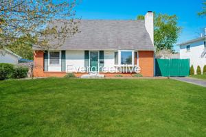 featured image of 1147 Carrousel Dr E