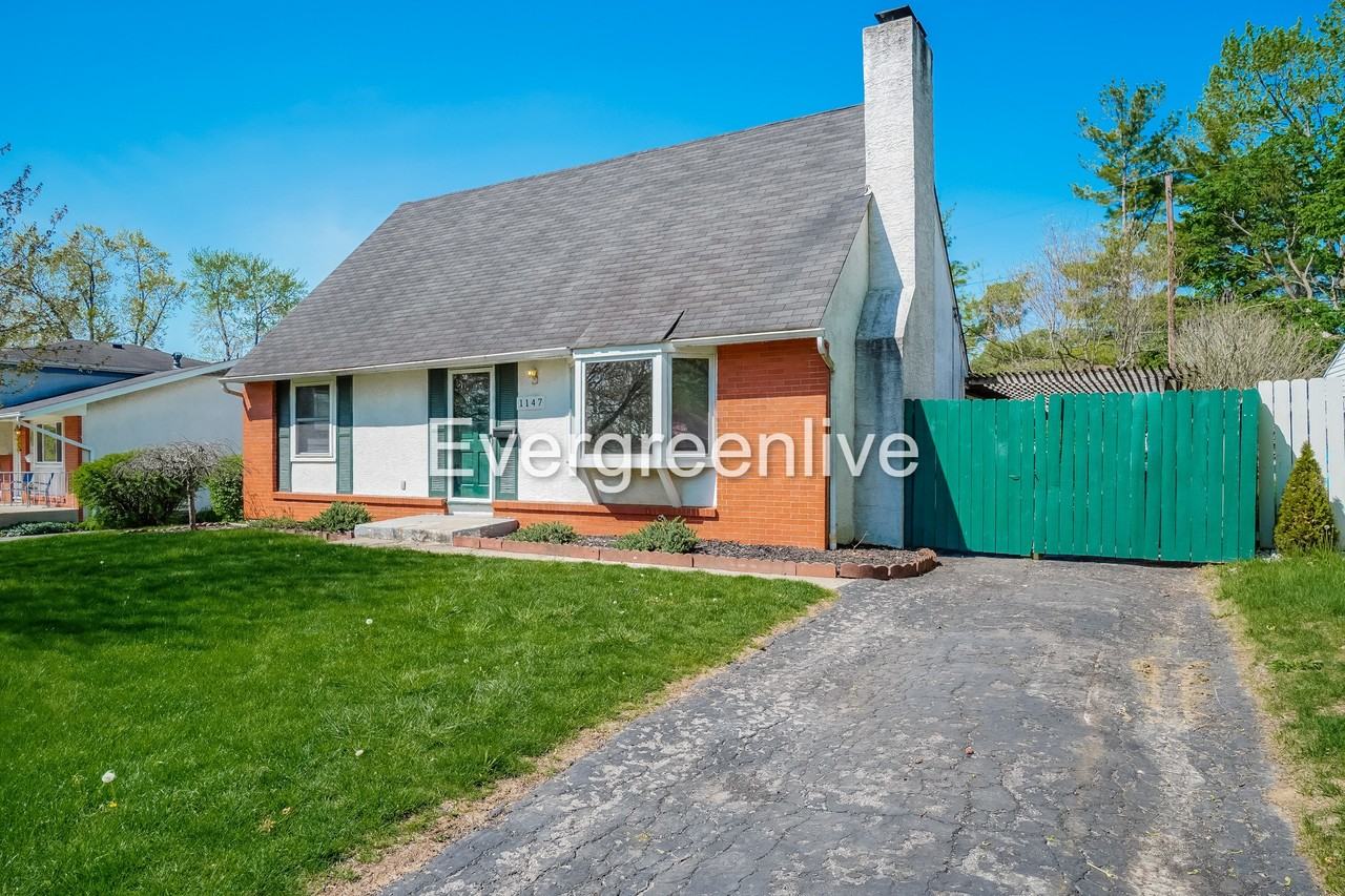 1147 Carrousel Dr E - Photo 2 of 15