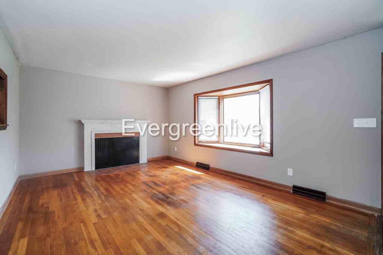 1147 Carrousel Dr E - Photo 4 of 15
