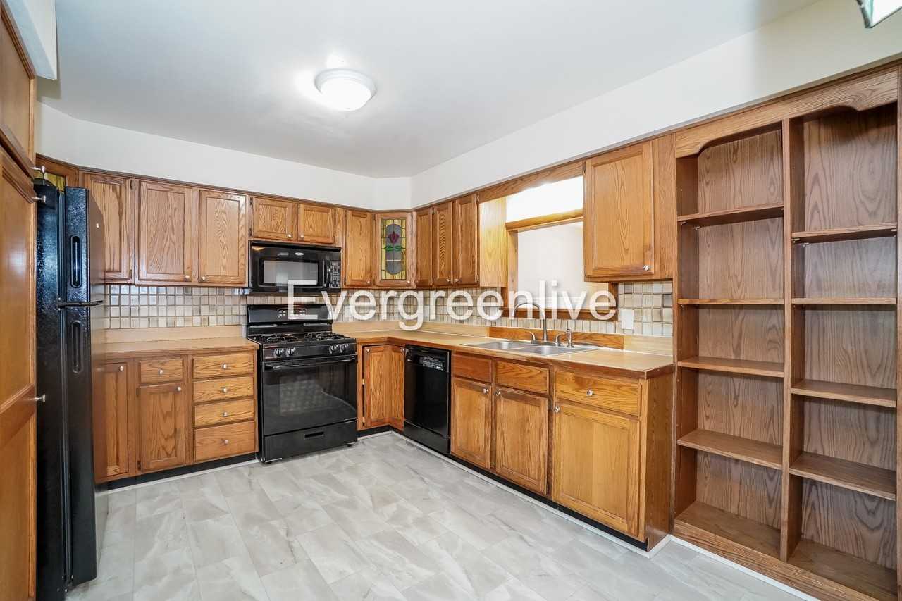 1147 Carrousel Dr E - Photo 6 of 15