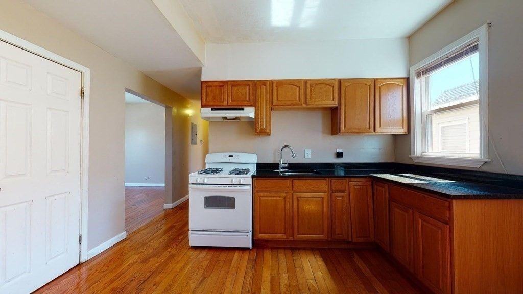22 Hendry St ##2 - Photo 2 of 11