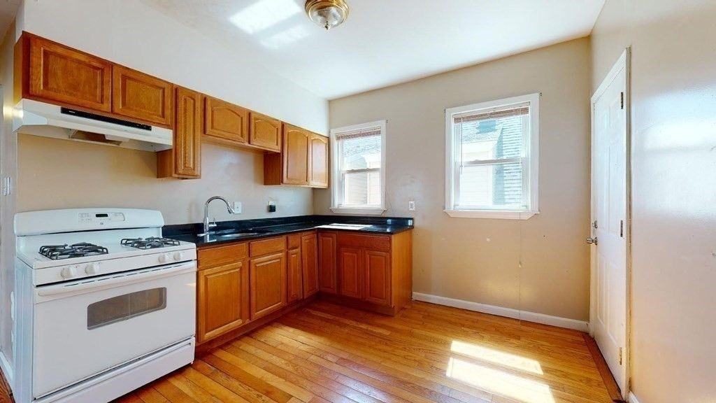 22 Hendry St ##2 - Photo 3 of 11