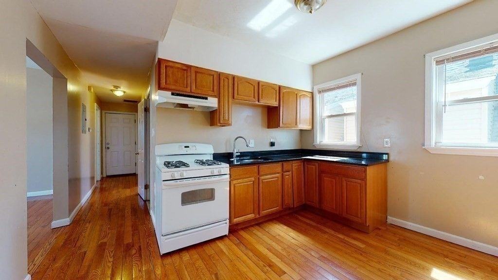 22 Hendry St ##2 - Photo 4 of 11