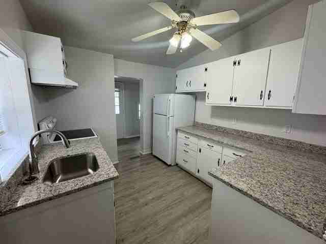 503 1/2 N Olive St - Photo 2 of 8