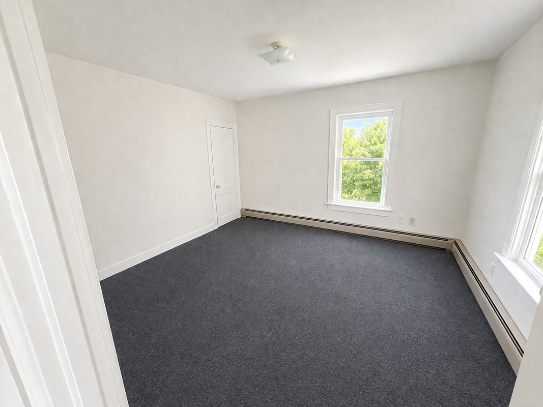 22 Union St - Photo 4 of 5