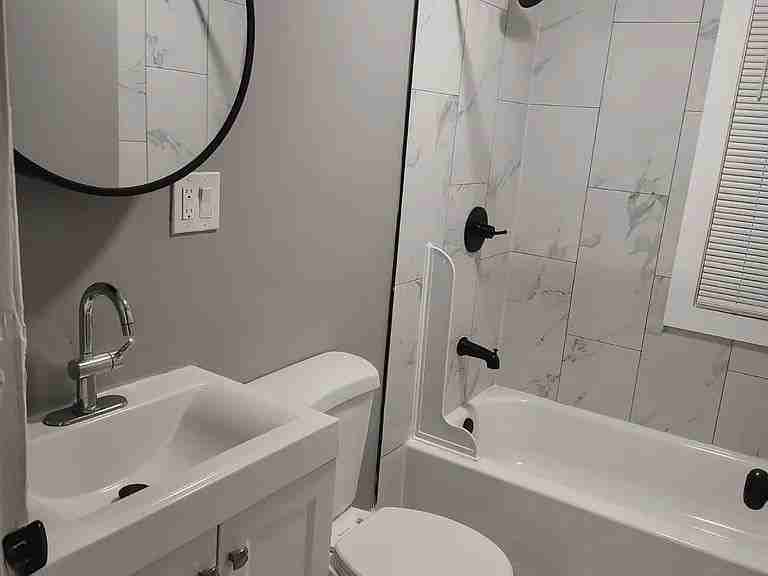 272 Davenport St - Photo 3 of 9