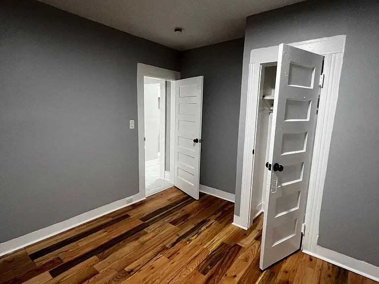 272 Davenport St - Photo 5 of 9