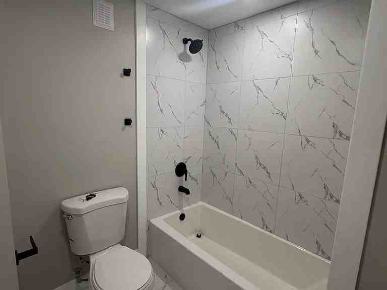 318 Norton St - Photo 2 of 9