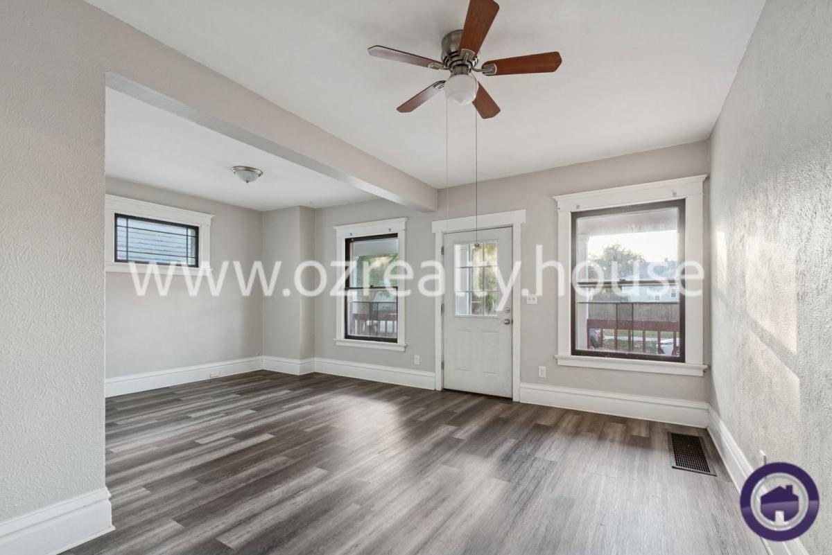2824 Chestnut St - Photo 3 of 10