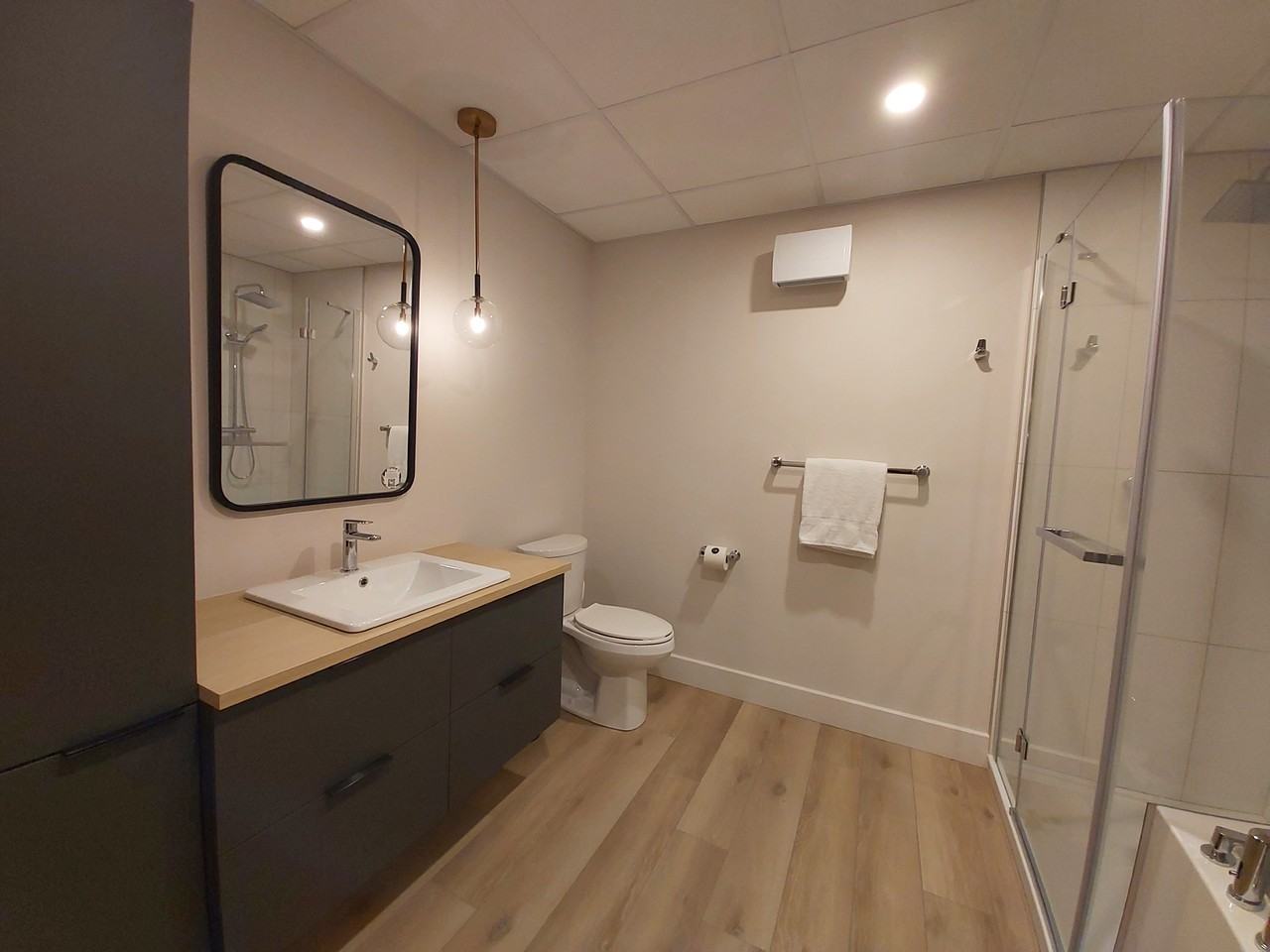 Furnished Executive Suite in Quebec | Prime Location - Photo 7 of 41