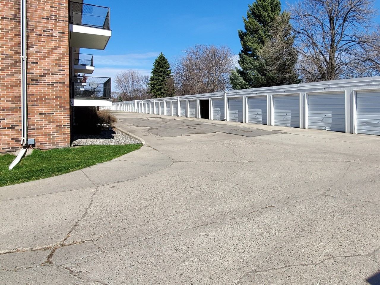 402 30th Ave N #20 - Photo 5 of 14