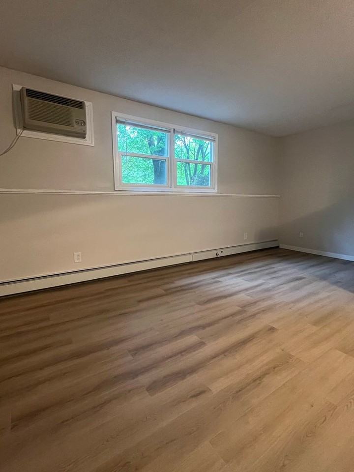 Parkway Apartments - Photo 4 of 28
