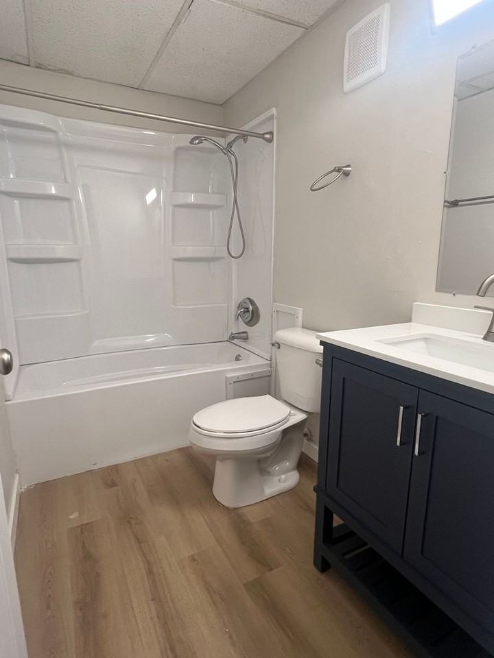 Parkway Apartments - Photo 6 of 28
