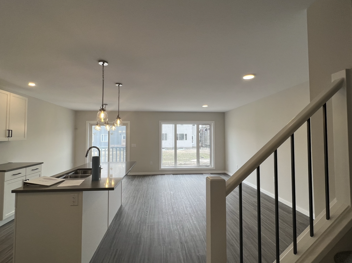 Ivy Row - Photo 6 of 28